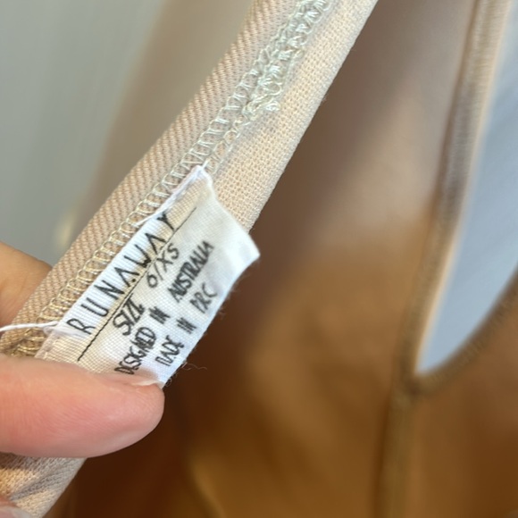 One shoulder slim fit knee length cocktail dress. Size 6 fits like a small/ Xs - Picture 7 of 7